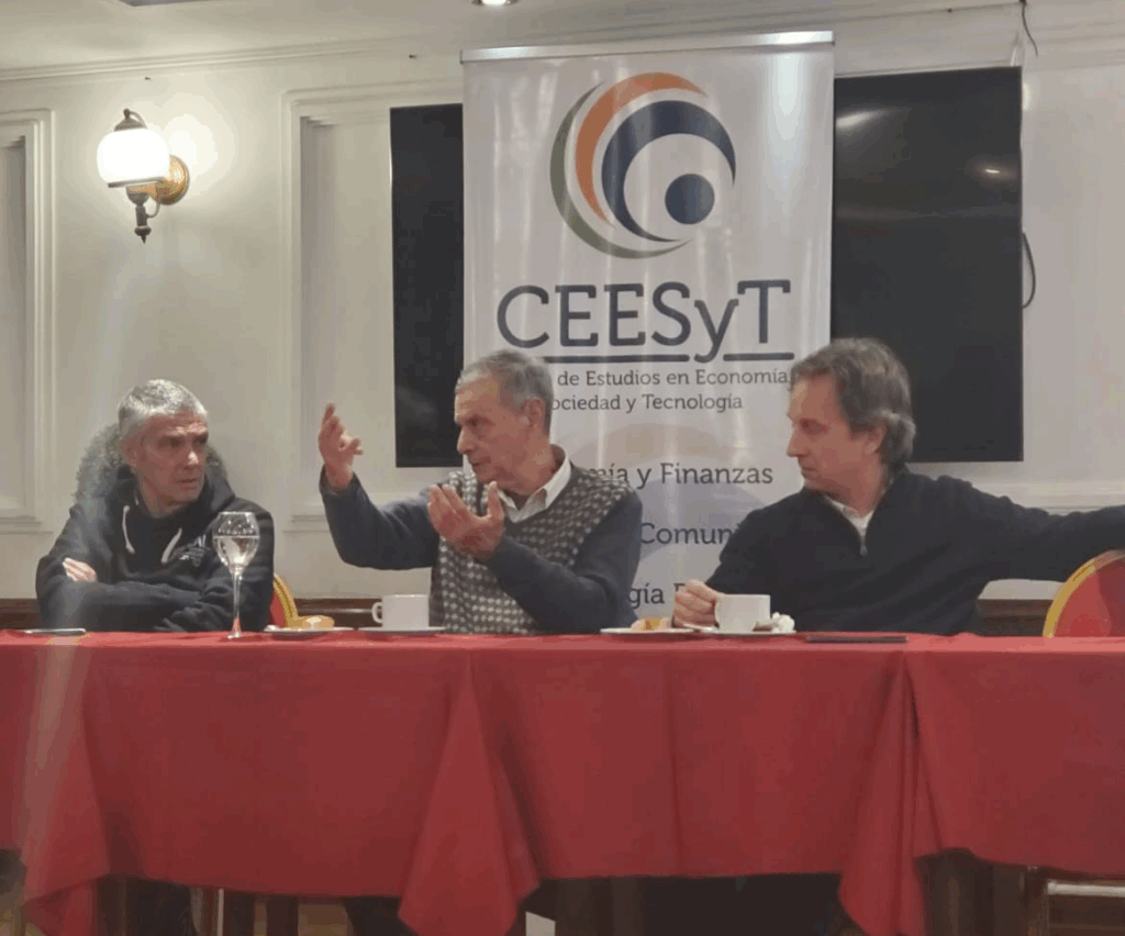 El CEESyT organizó el pasado viernes 8 de Agosto, en el marco de sus Seminarios Temáticos, un desayuno donde se conversó sobre “La Energía Nuclear: ¿Nuevamente es una opción real para la Argentina?, donde el orador principal fue el Dr Horacio Lescano. El mismo se desarrolló en el salón de negocios del Castelar Hotel. El Dr Lescano hizo una presentación que comenzó con una explicación muy didáctica de la producción de uranio, su composición y el proceso por el cual a partir de la fisión nuclear se genera energía eléctrica.